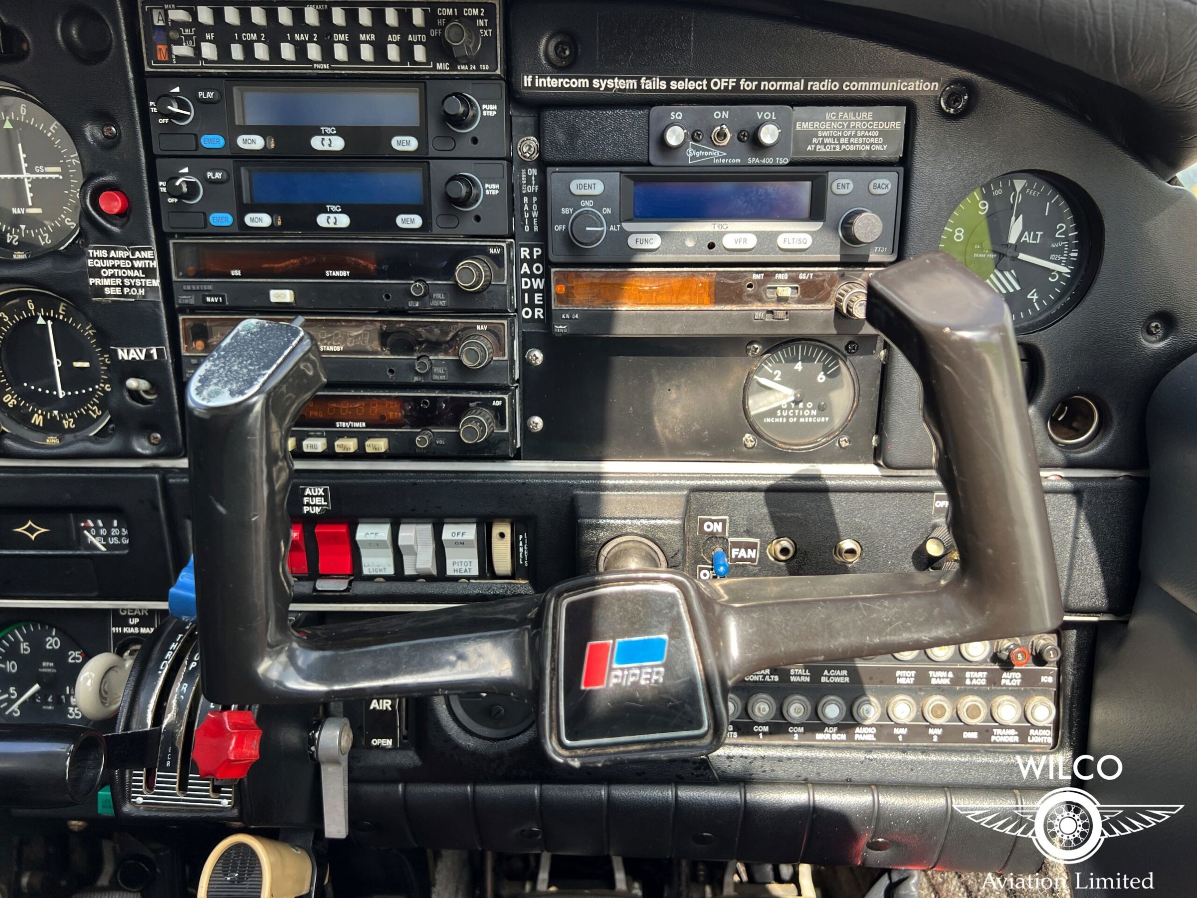 1980 Piper PA-28RT-201T Turbo Arrow IV - Interior