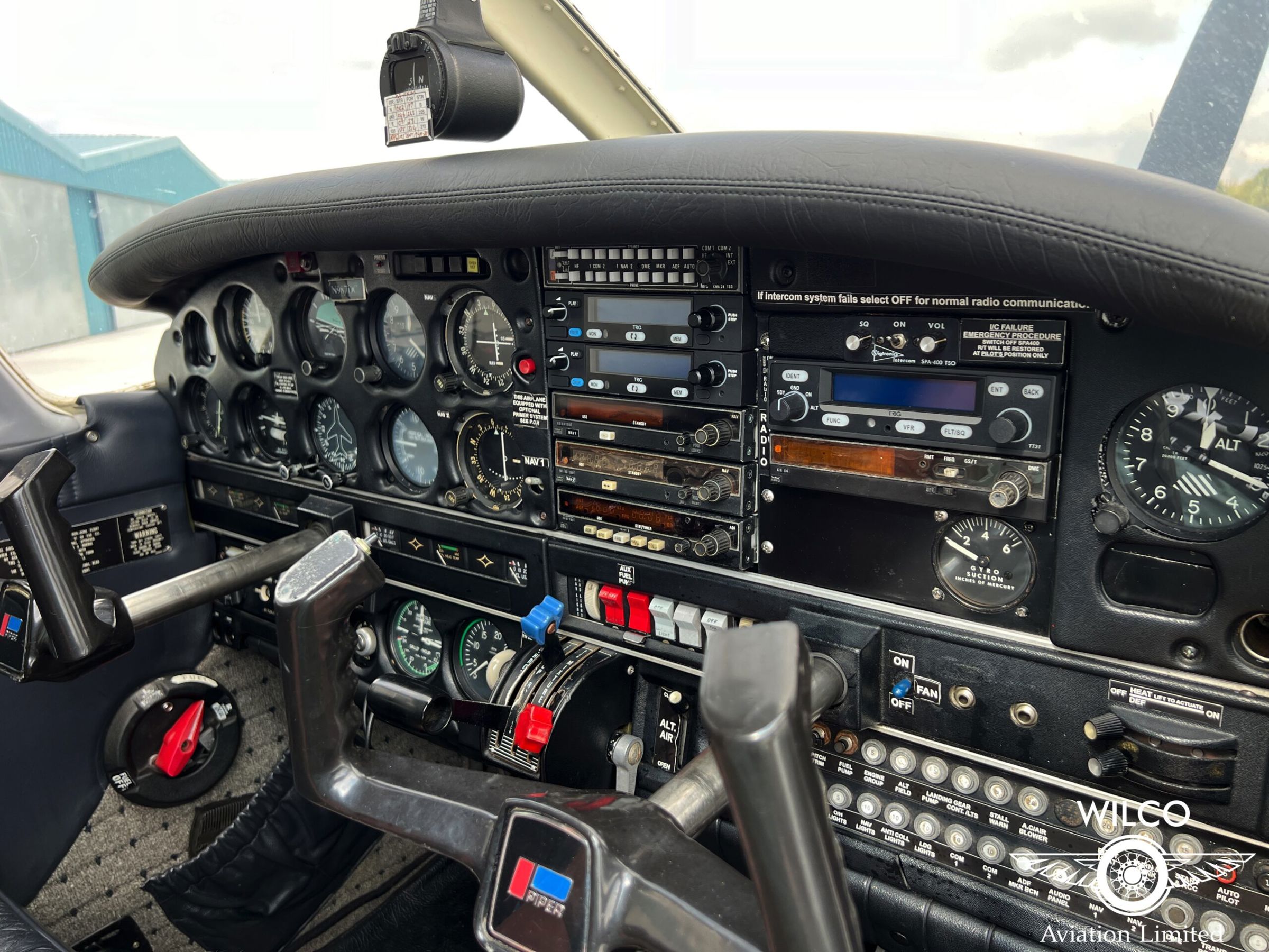 1980 Piper PA-28RT-201T Turbo Arrow IV - Interior