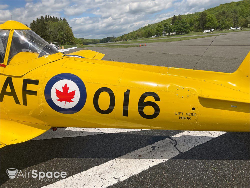 1952 De Havilland DHC-1 Chipmunk - Exterior