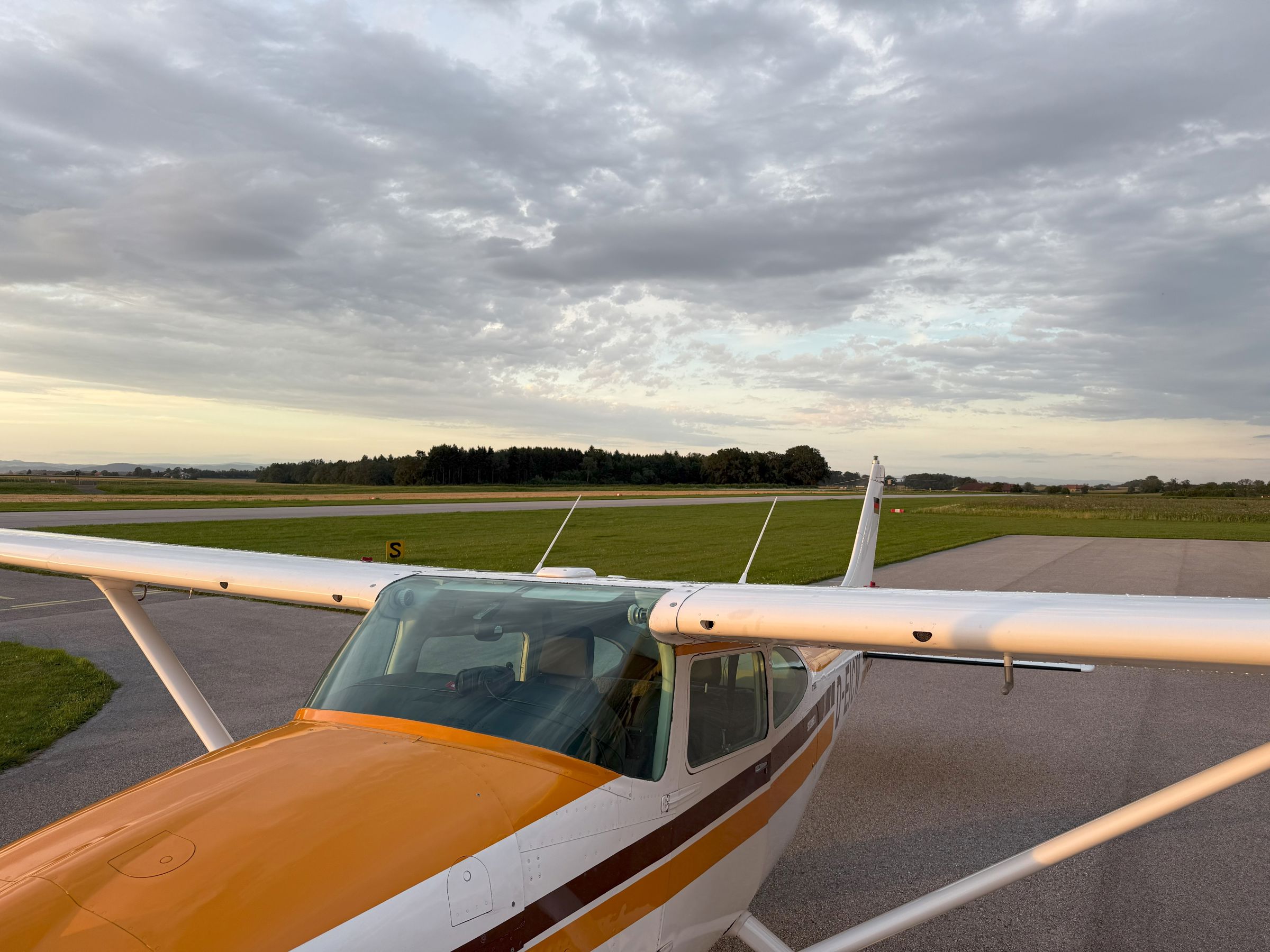 1980 Cessna (Reims) F182Q Skylane - Exterior