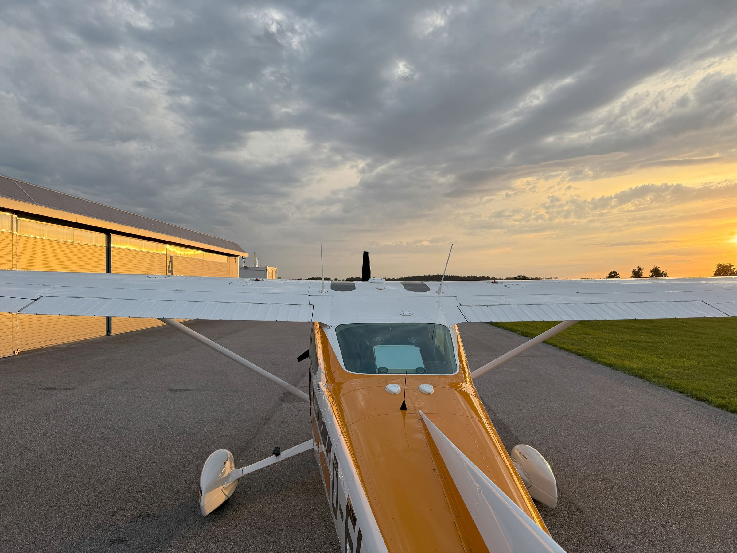 1980 Cessna (Reims) F182Q Skylane - Exterior
