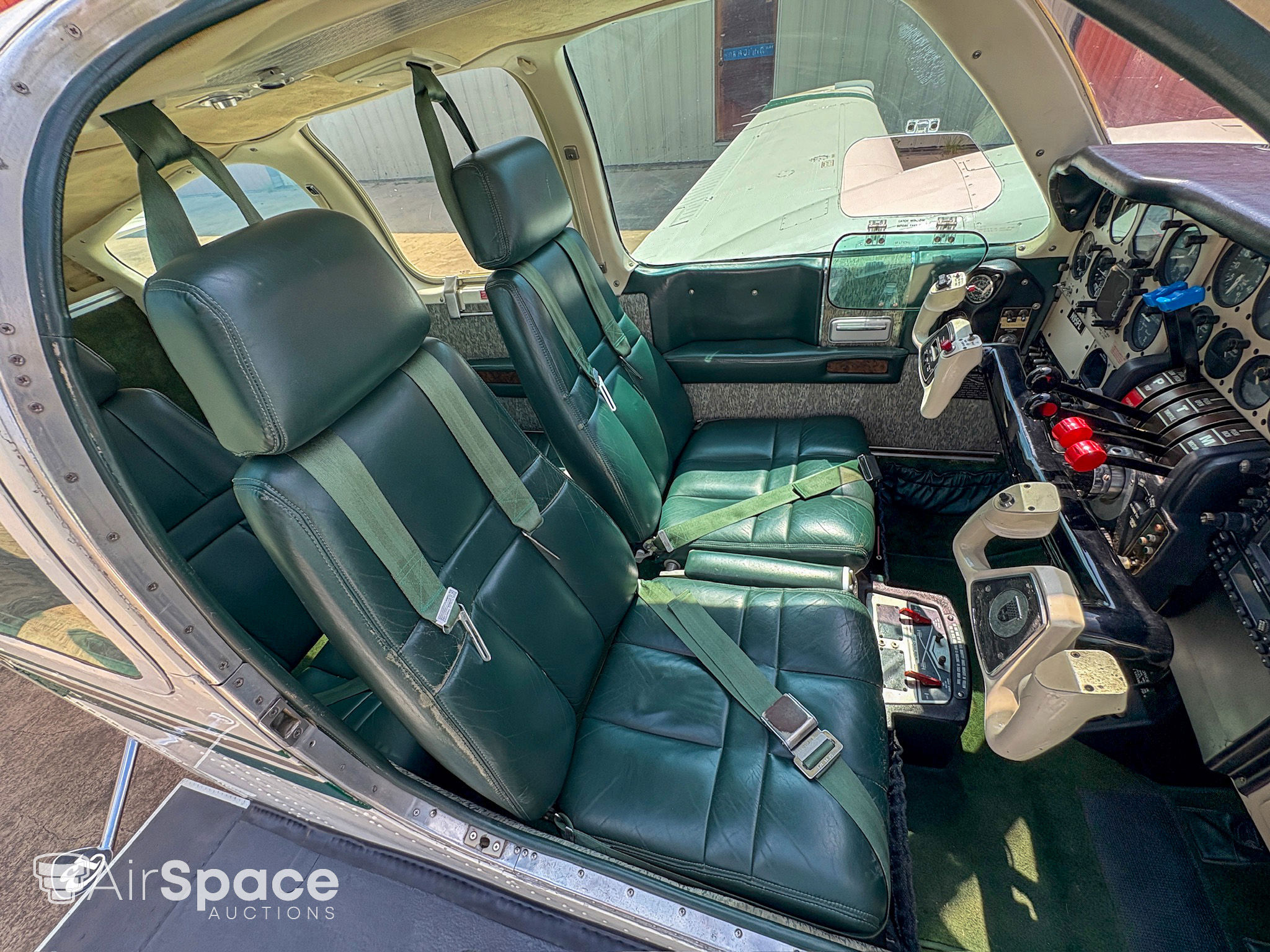 1973 Beechcraft T-24A Cochise - Interior