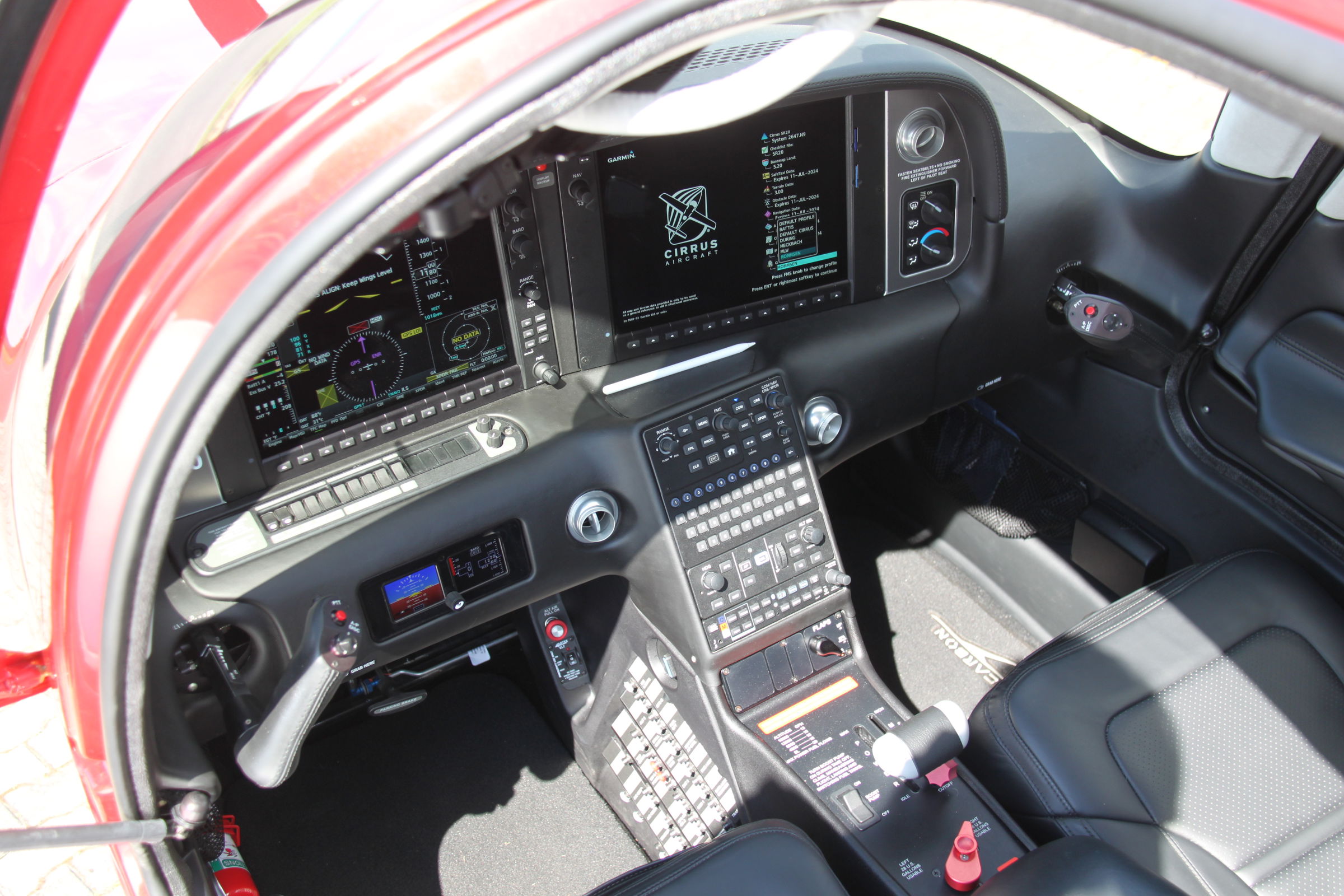 2022 Cirrus SR20 G6 - Interior