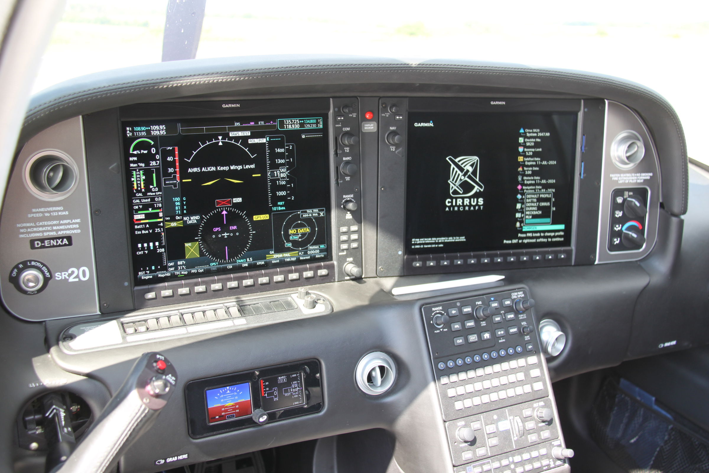 2022 Cirrus SR20 G6 - Interior