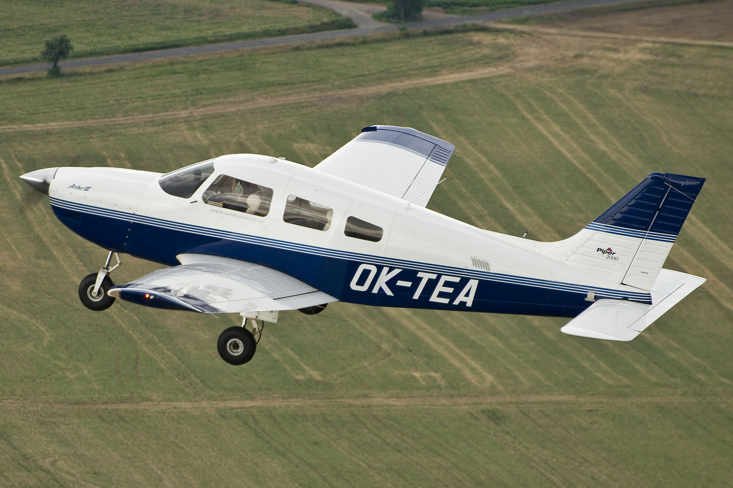 2000 Piper PA-28-181 Archer III - Exterior