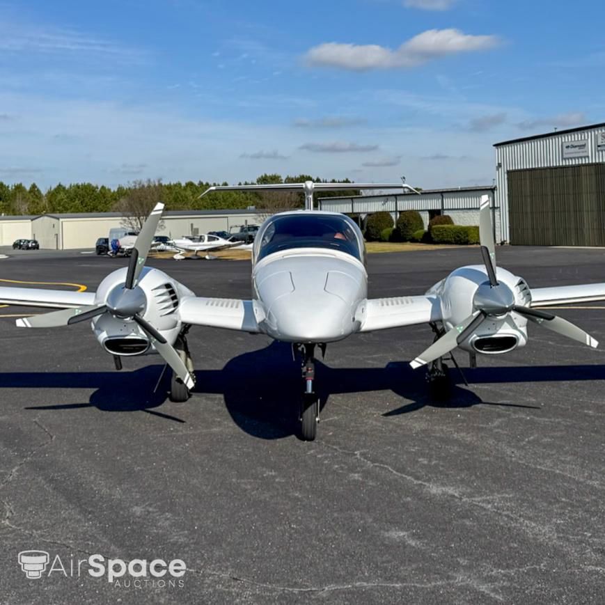 2007 Diamond DA-42 - Exterior