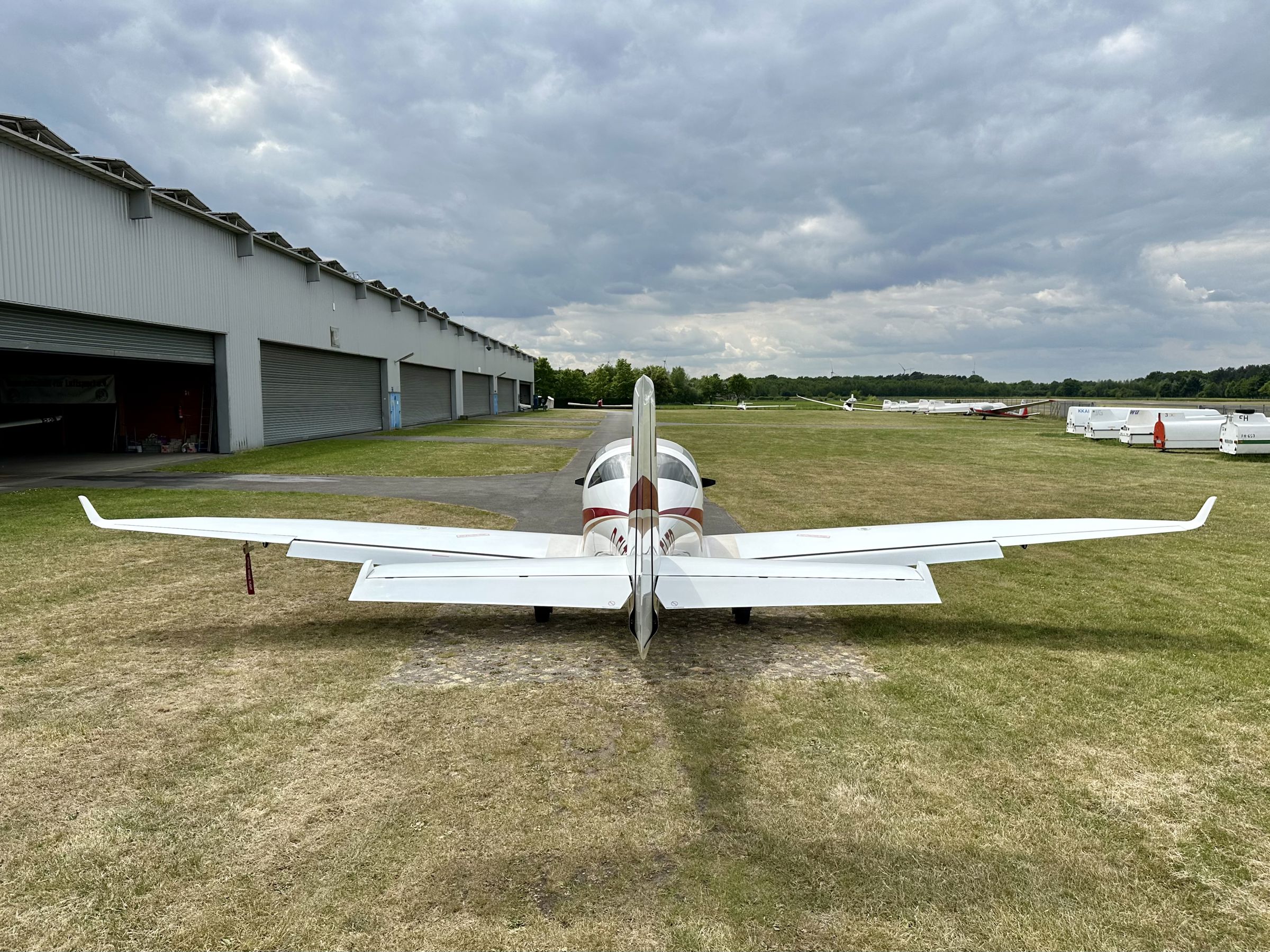 2012 Aquila A-210 - Exterior