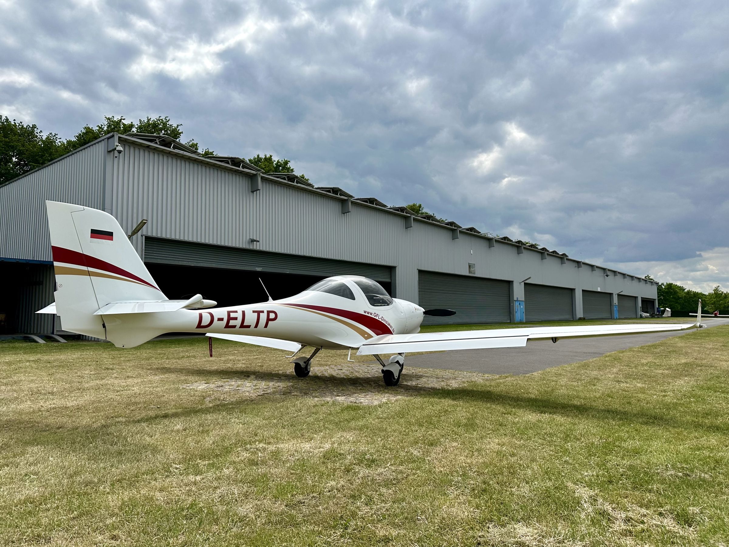 2012 Aquila A-210 - Exterior