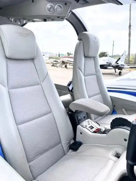 2017 Diamond DA62 - Interior