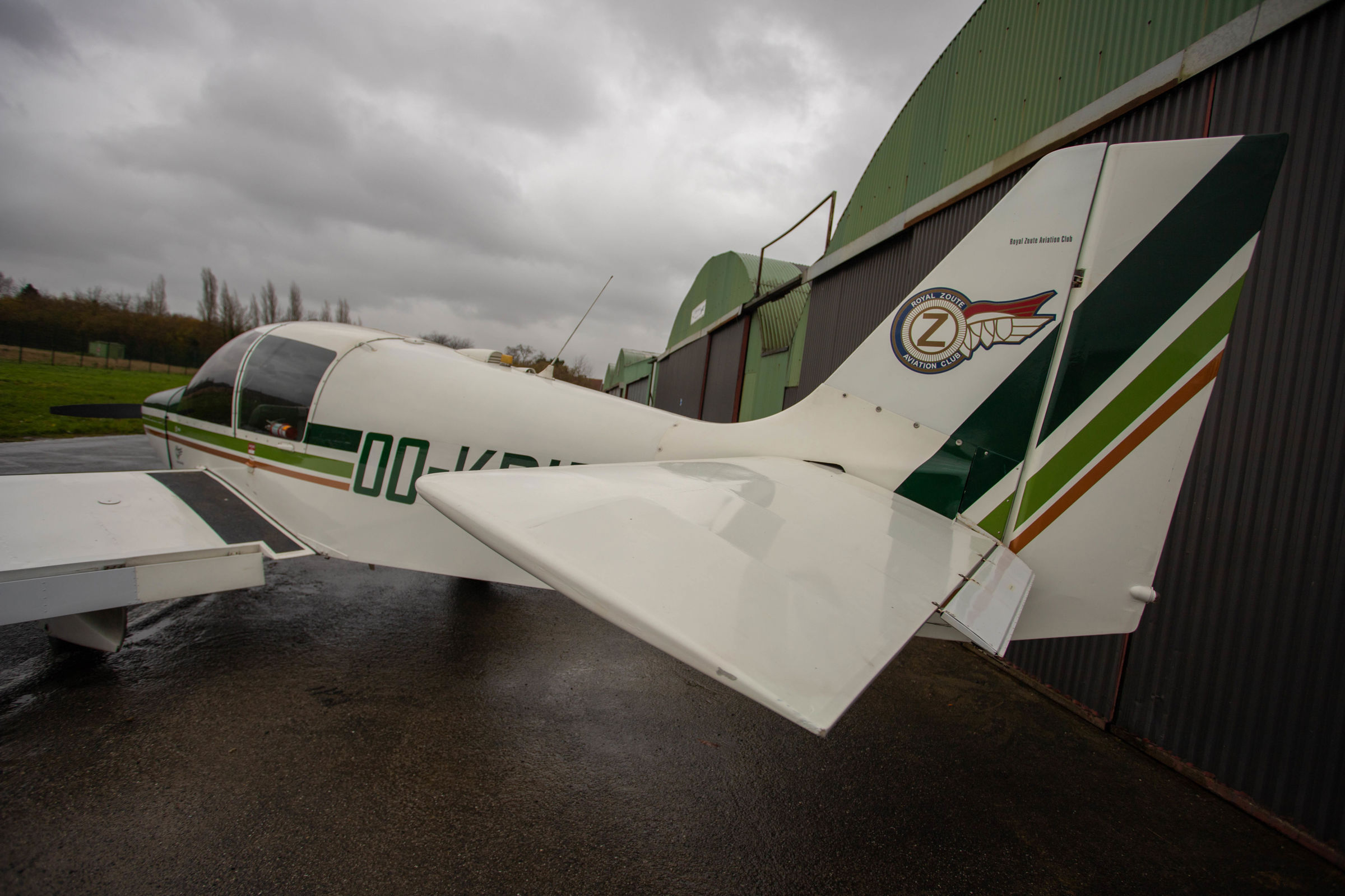 1982 Robin DR-400 120 Dauphin 2+2 - Exterior