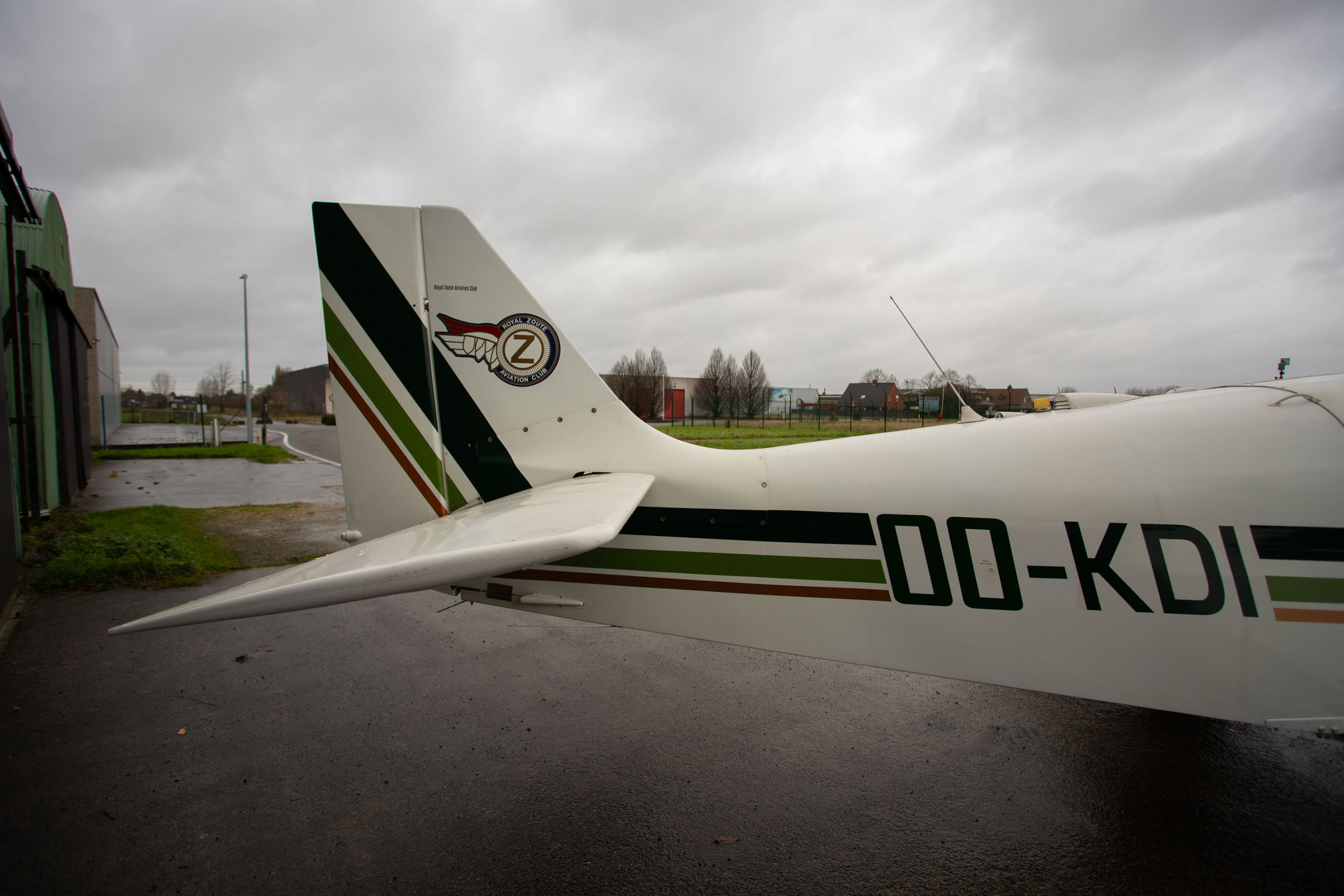 1982 Robin DR-400 120 Dauphin 2+2 - Exterior