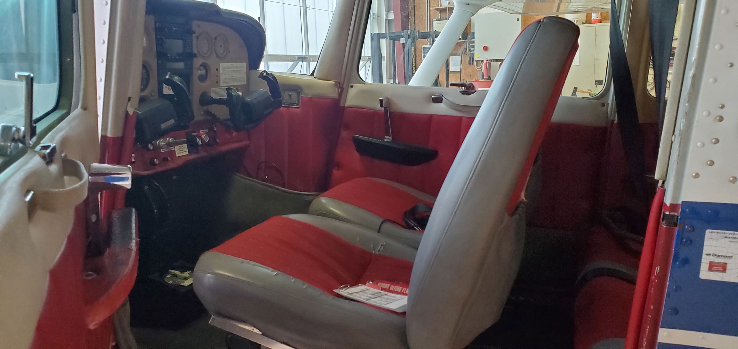 1979 Cessna 172N - Interior