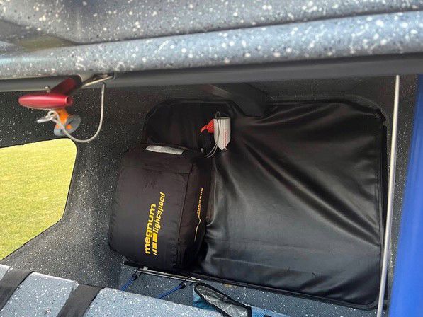 1999 Ultravia Pelican Sport 450S - Interior