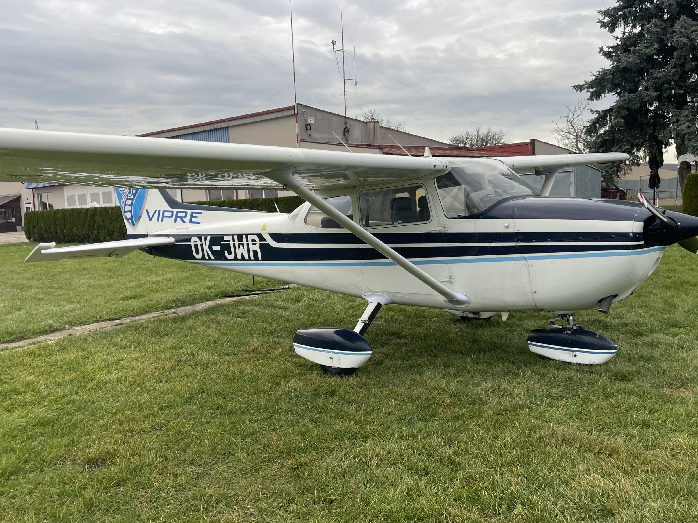 1980 Cessna 172N - Exterior