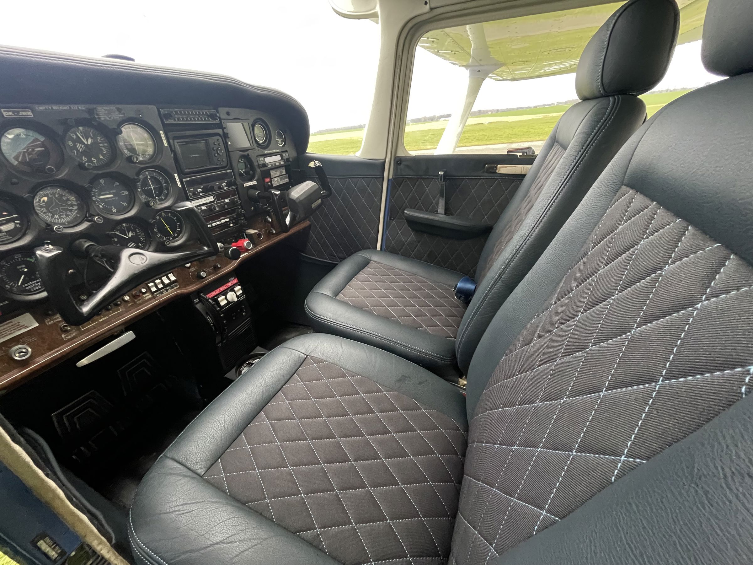 1980 Cessna 172N - Interior