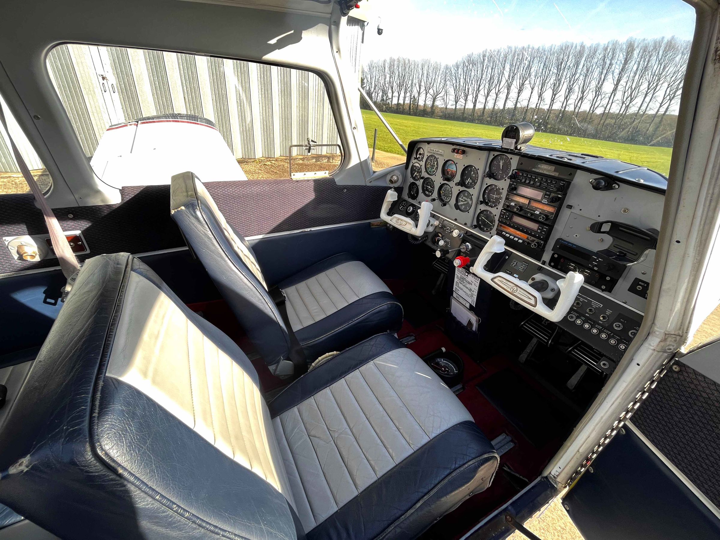 1968 Beechcraft 19A Musketeer Sport - Interior