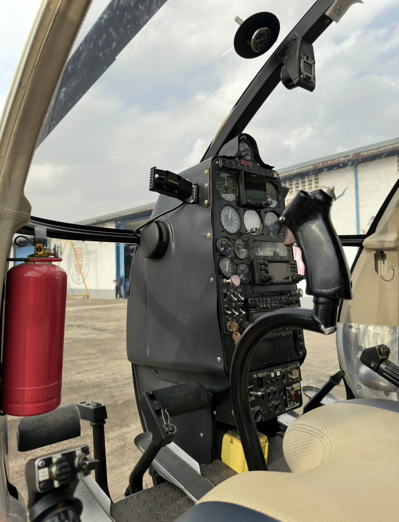 1982 Hughes 369 - Interior