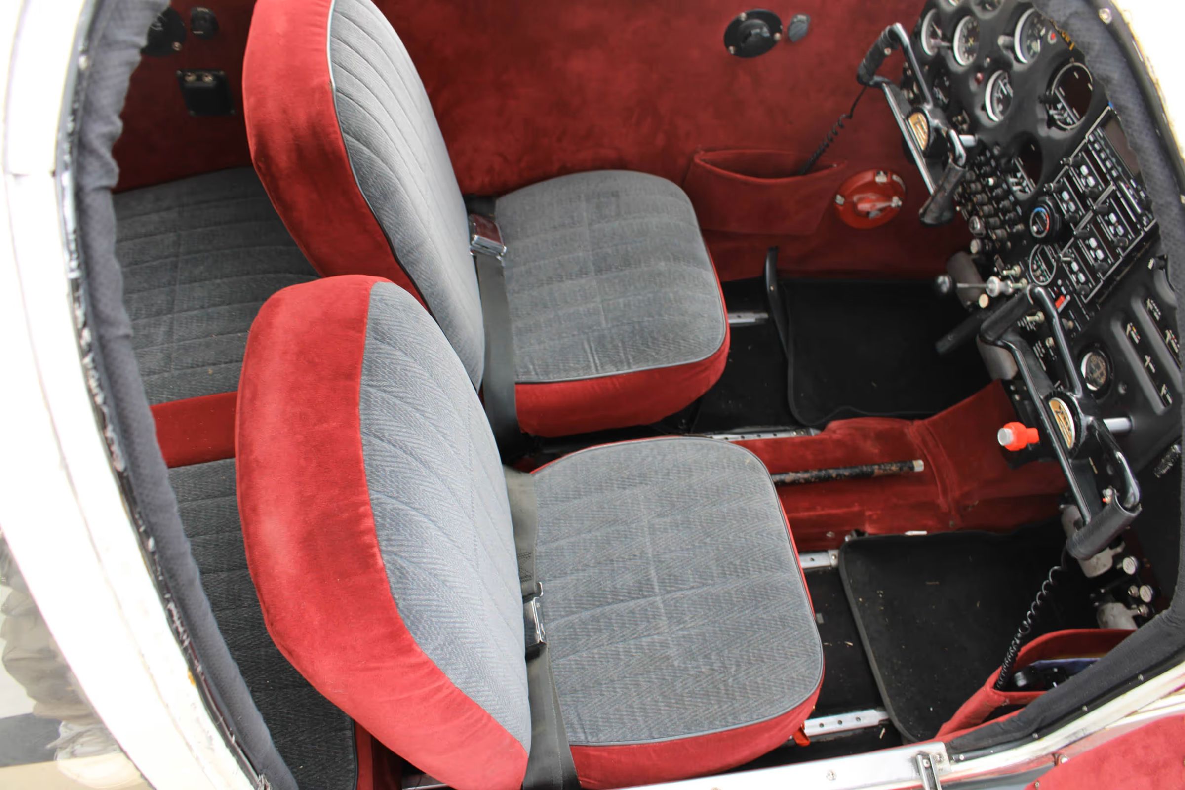 1963 Piper PA-28-180 Cherokee - Interior