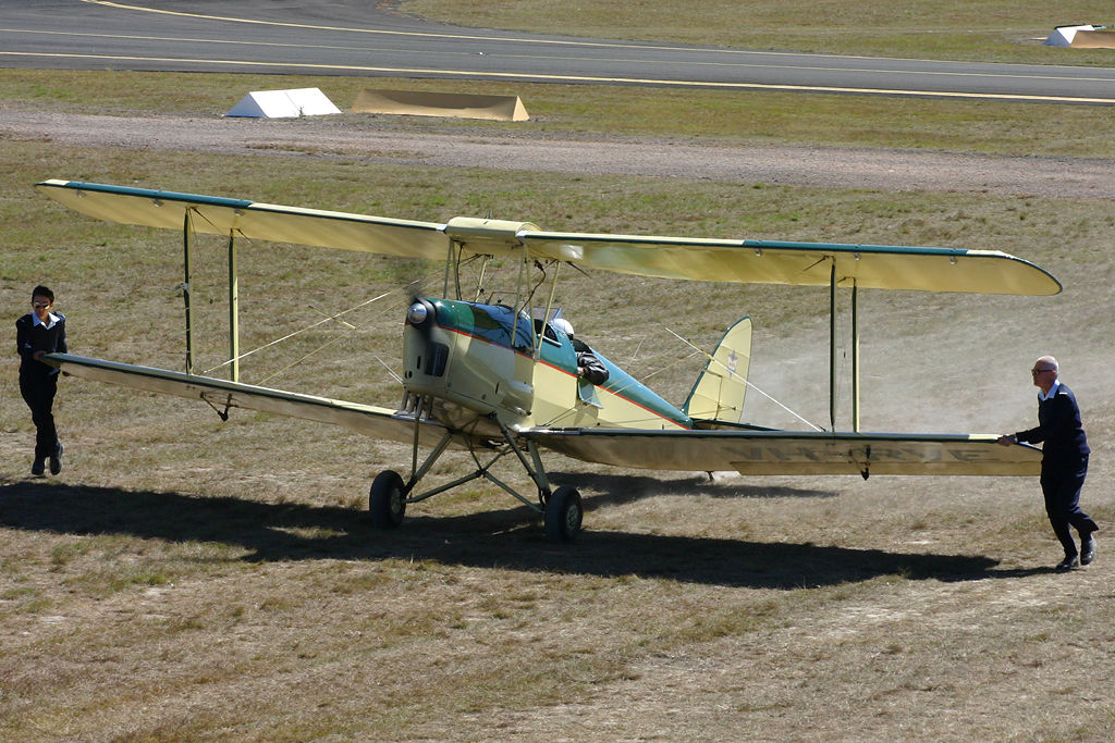 1940 De Havilland DH-82A Tiger Moth - Exterior