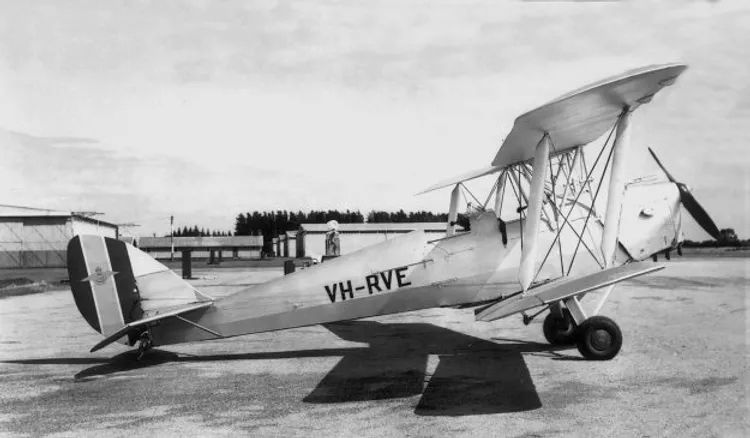 1940 De Havilland DH-82A Tiger Moth - Exterior