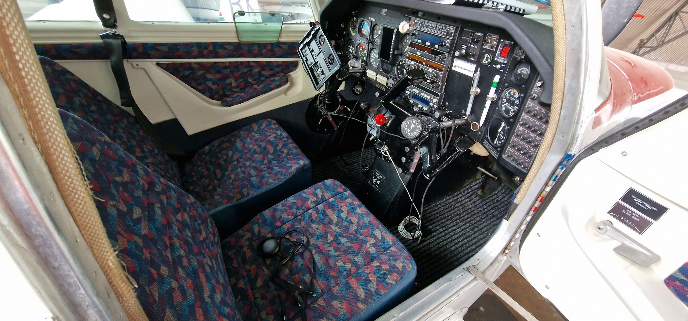 1977 Mooney M20J 201 - Interior