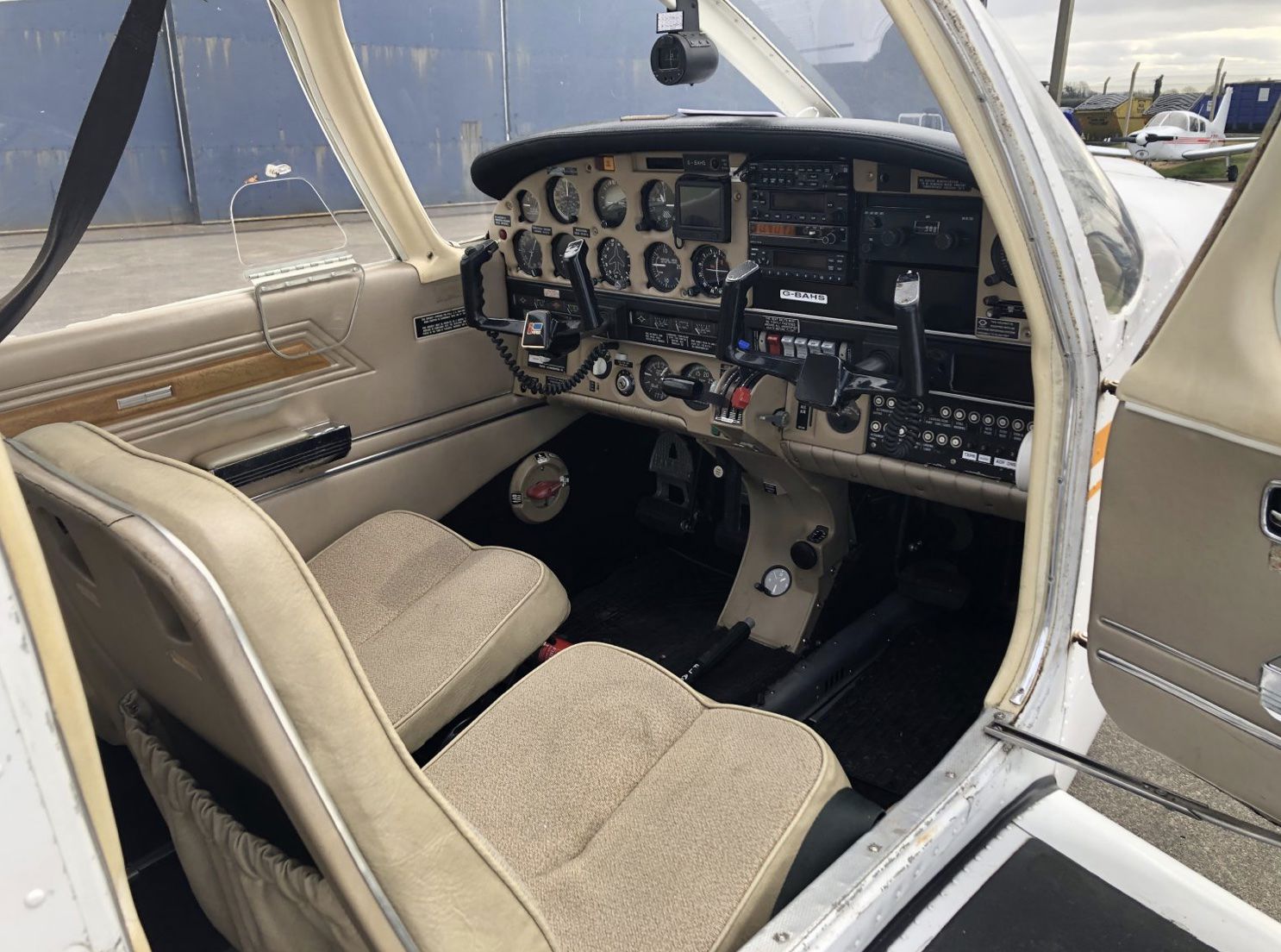 1972 Piper PA-28R-200 Arrow II - Interior