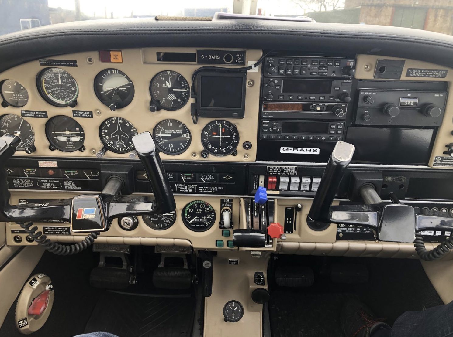 1972 Piper PA-28R-200 Arrow II - Interior