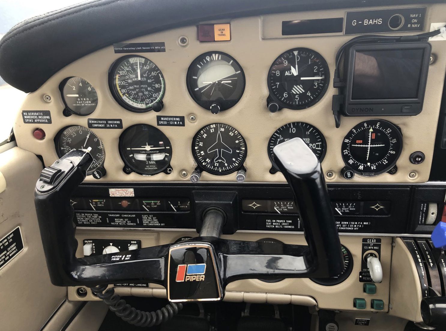 1972 Piper PA-28R-200 Arrow II - Interior