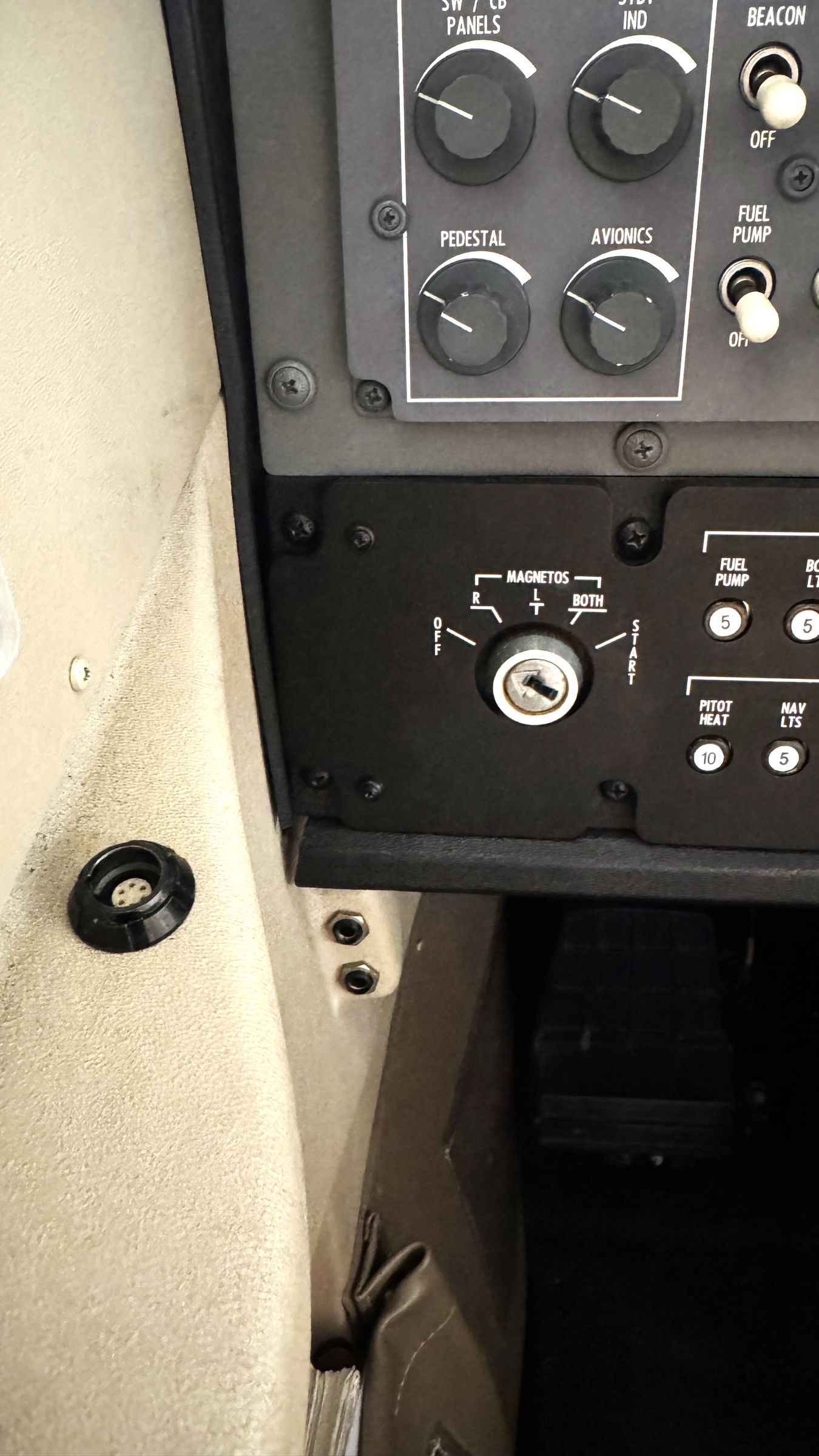 2007 Cessna 182T Skylane - Interior
