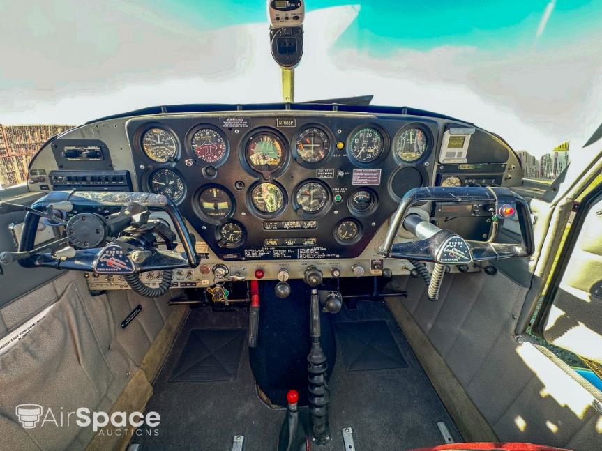 1960 Piper PA-24-180 Comanche - Interior