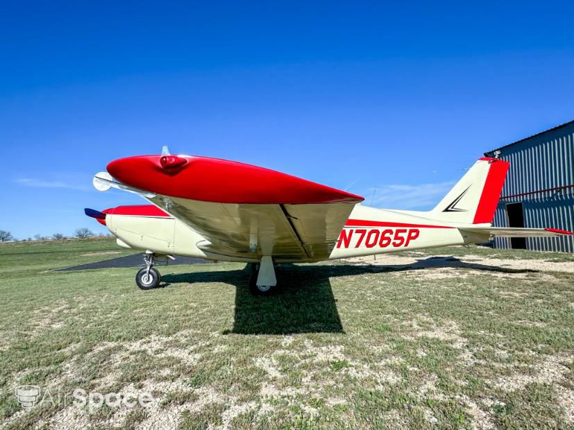 1960 Piper PA-24-180 Comanche - Exterior