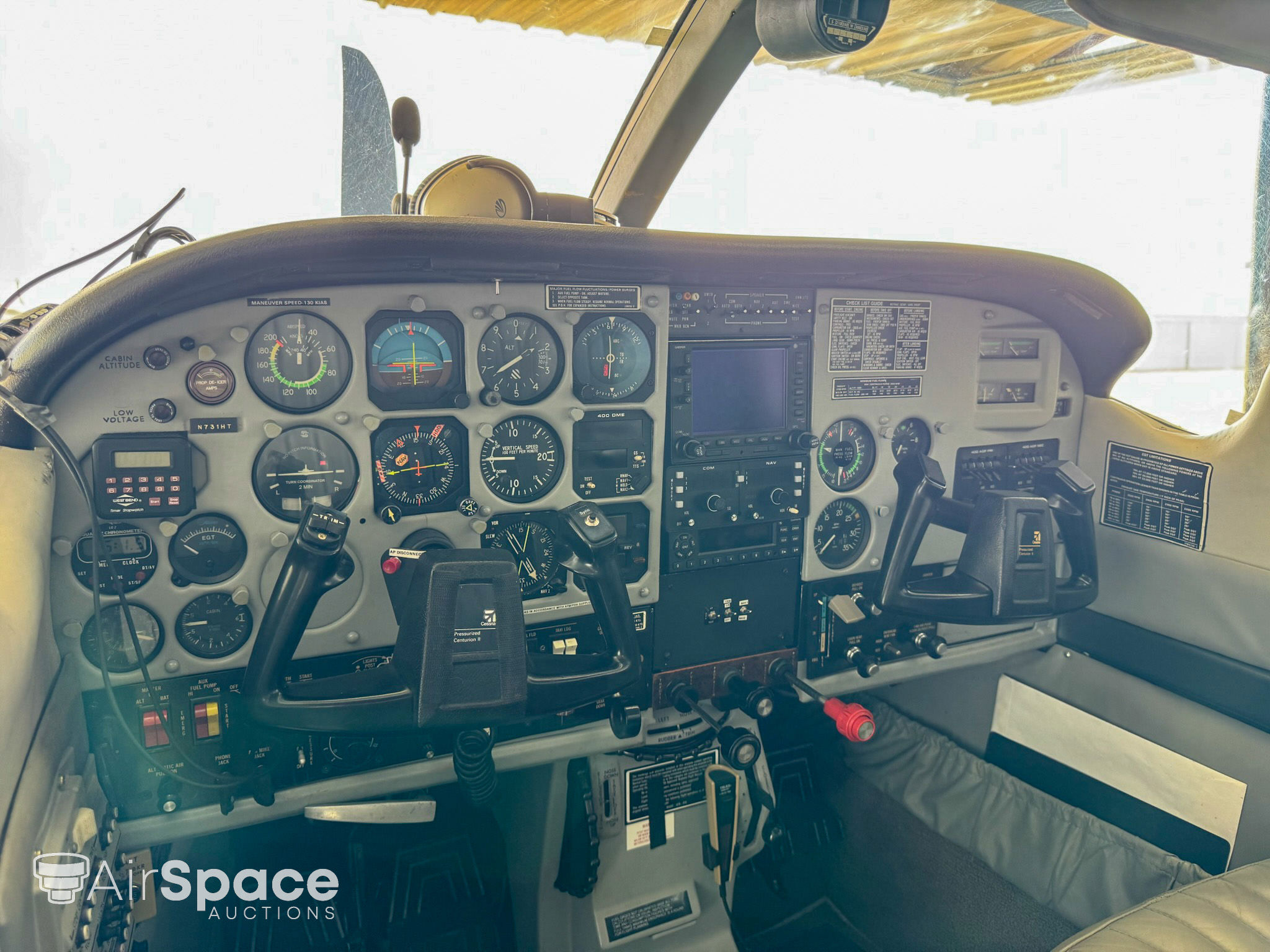 1980 Cessna P210N Pressurized Centurion - Interior