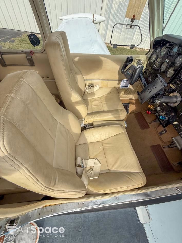 1951 Beechcraft C35 Bonanza - Interior