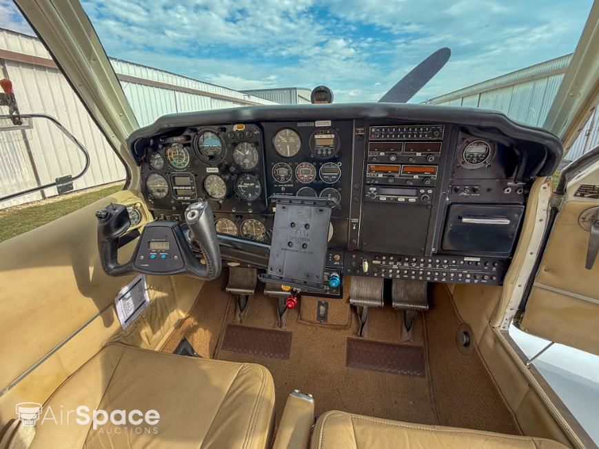 1951 Beechcraft C35 Bonanza - Interior