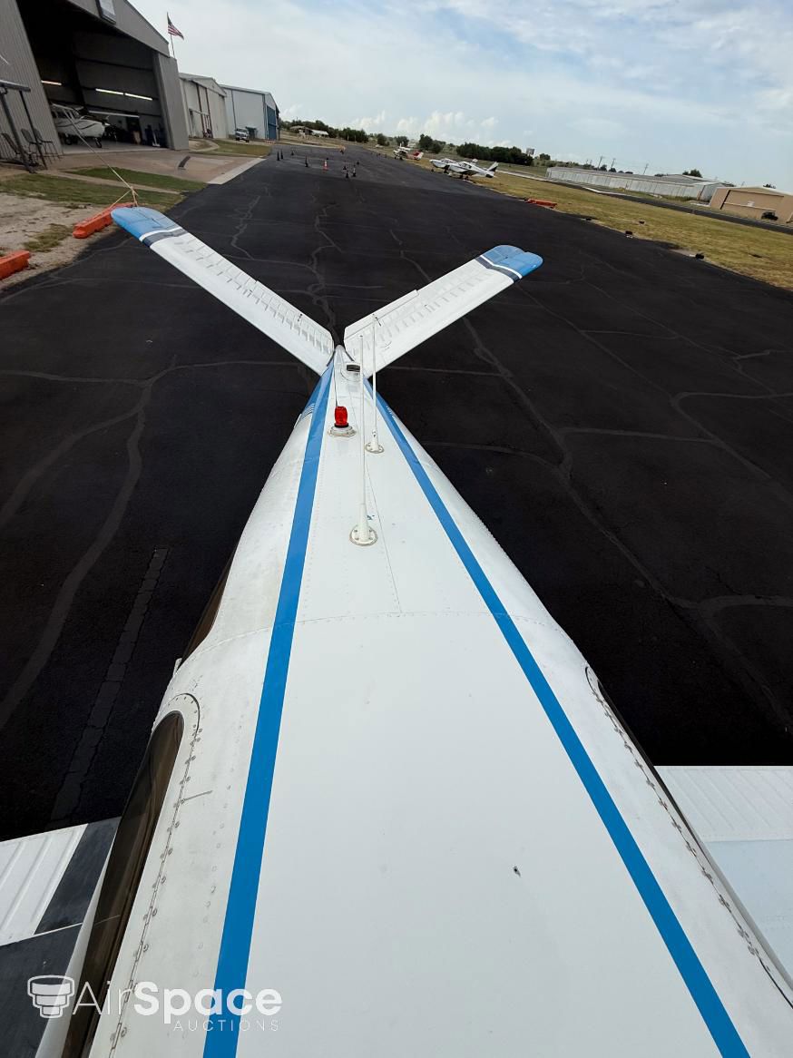 1951 Beechcraft C35 Bonanza - Exterior