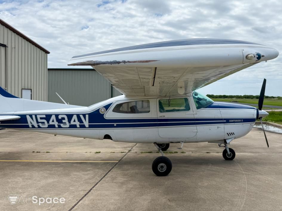 1975 Cessna 210L Turbo Centurion - Exterior