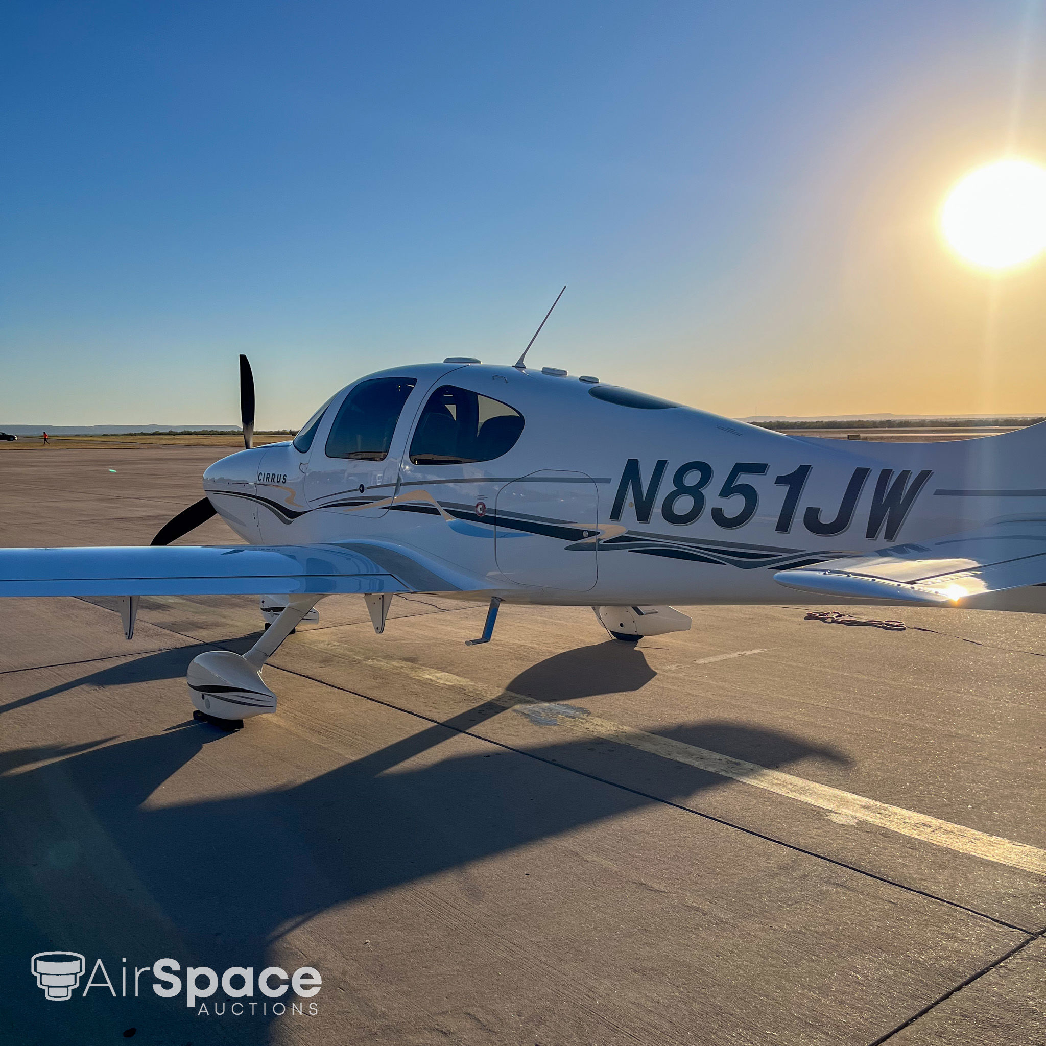2005 Cirrus SR22 G2 - Exterior