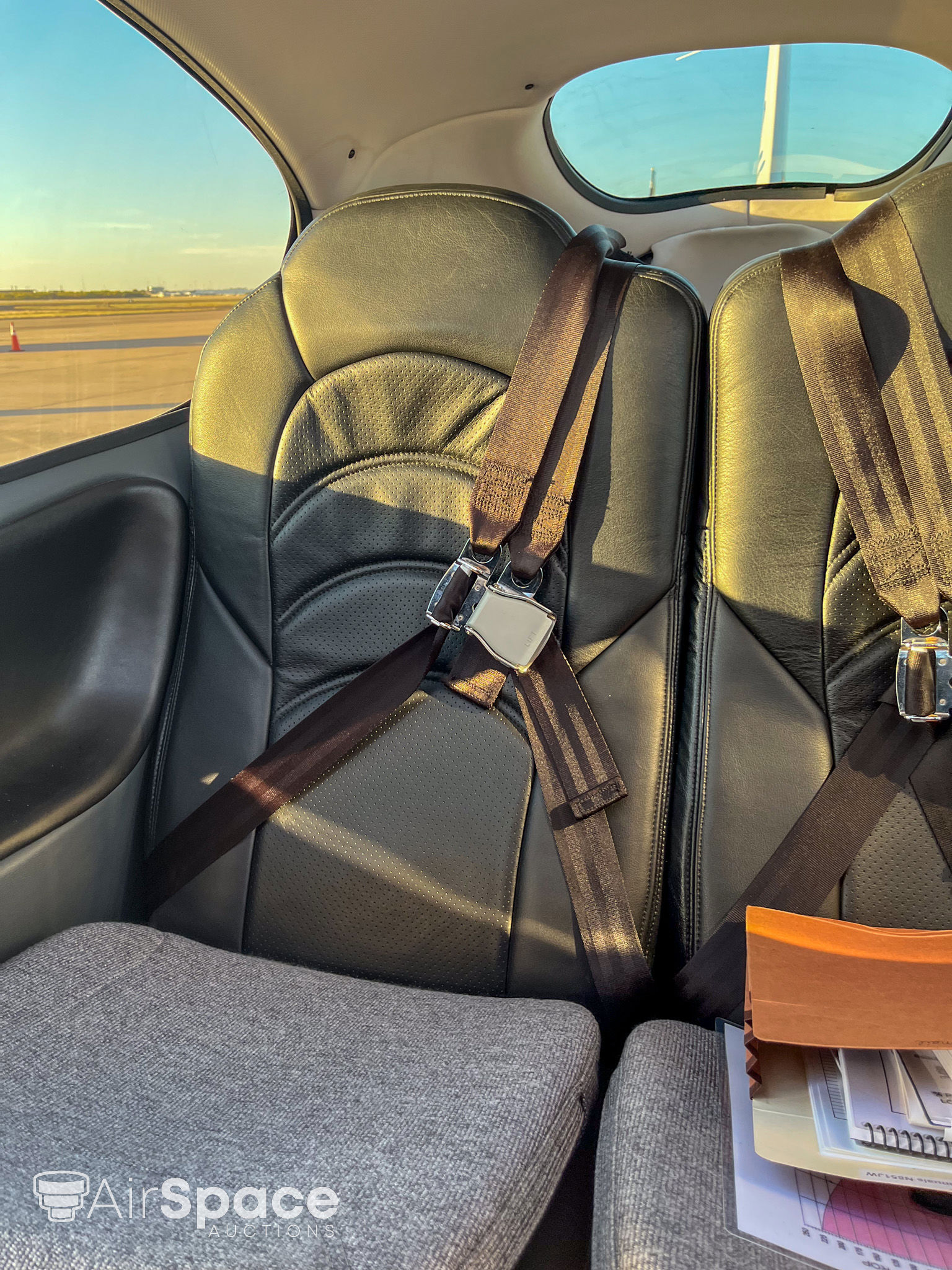 2005 Cirrus SR22 G2 - Interior