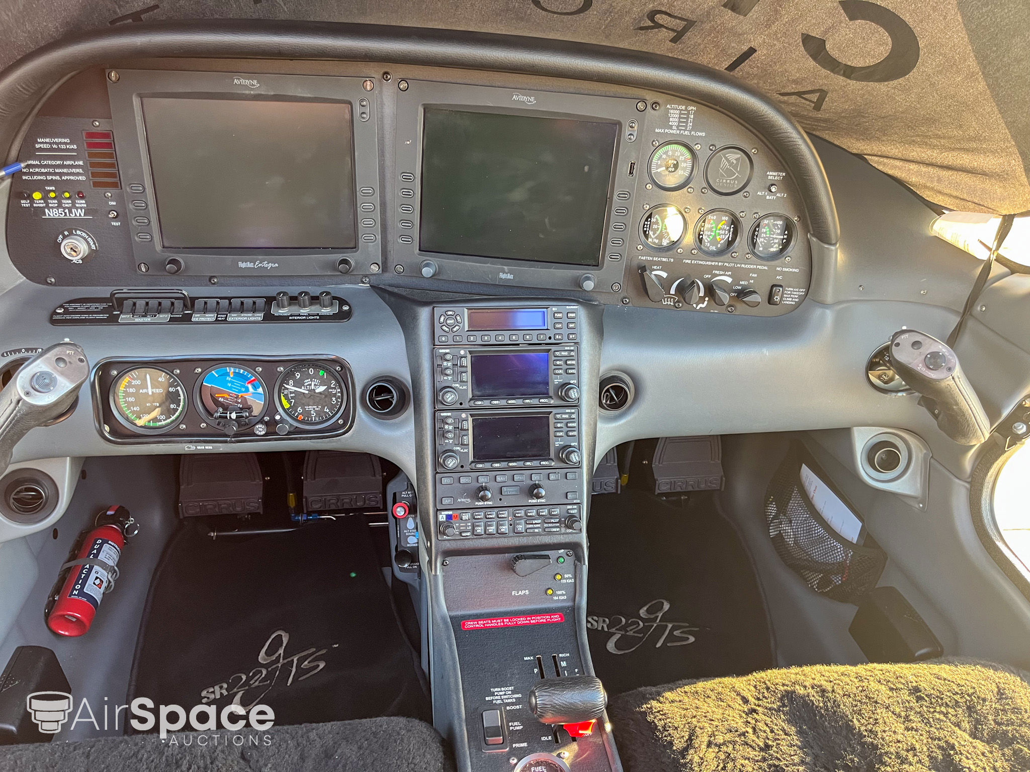 2005 Cirrus SR22 G2 - Interior