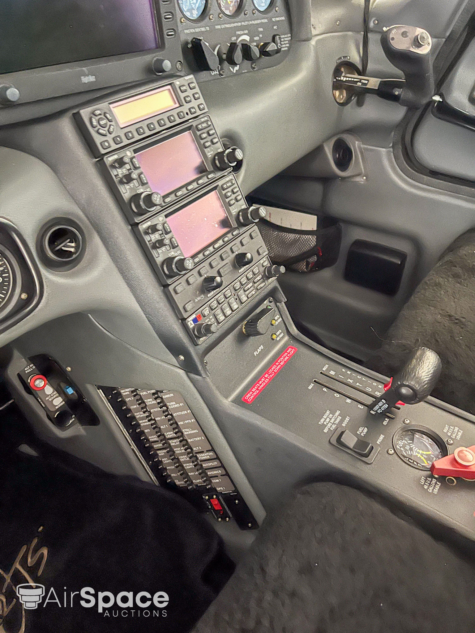 2005 Cirrus SR22 G2 - Interior