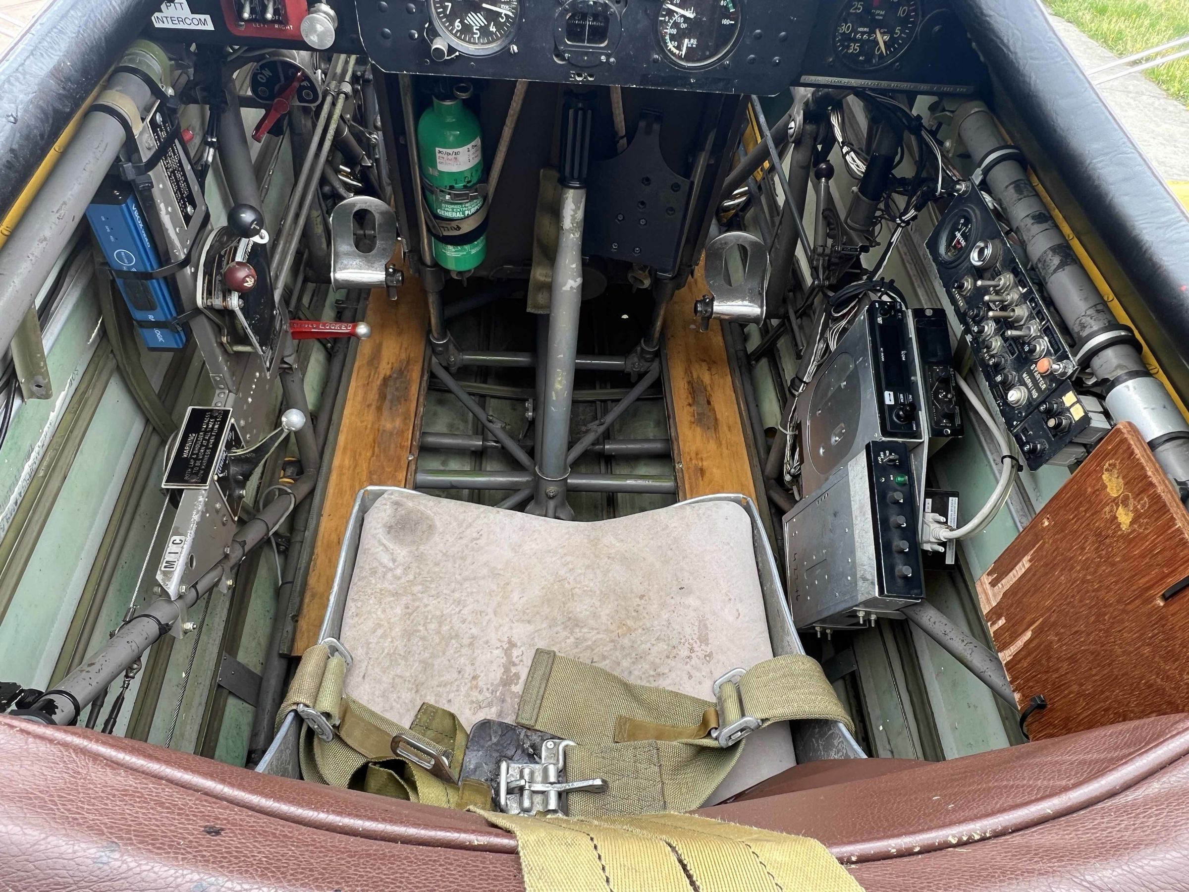 1940 Boeing Stearman A75-N1 - Interior