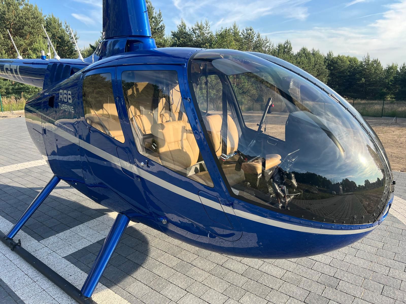 2021 Robinson R66 - Exterior