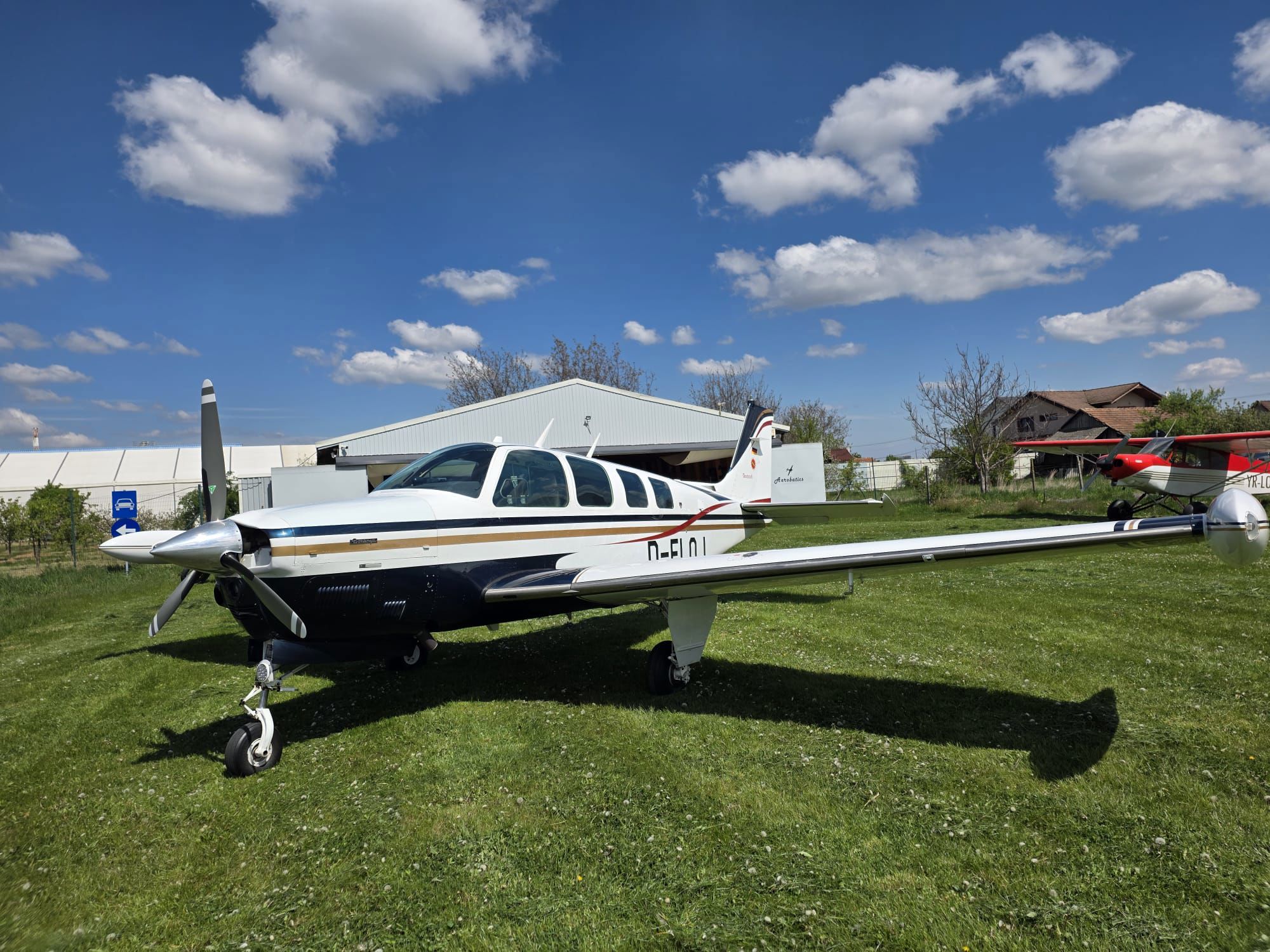 1980 Beech A36 Bonanza - Exterior