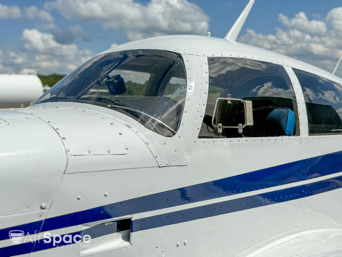 1975 Mooney M20C - Exterior
