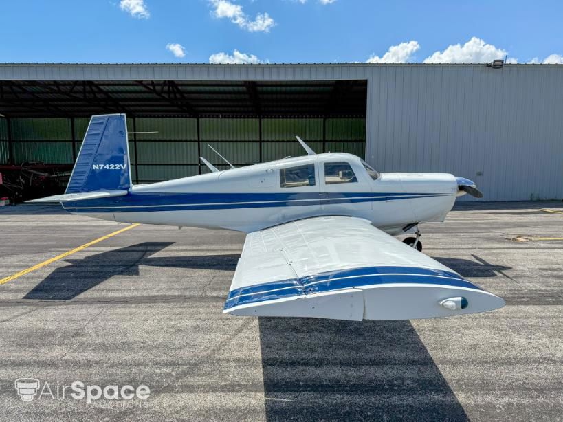 1975 Mooney M20C - Exterior