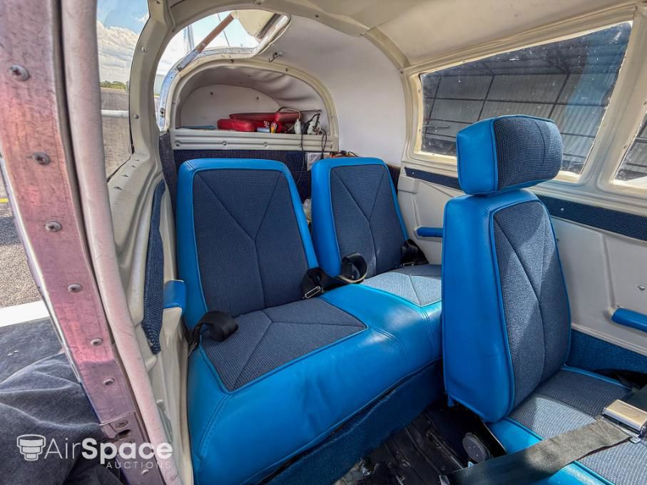 1975 Mooney M20C - Interior