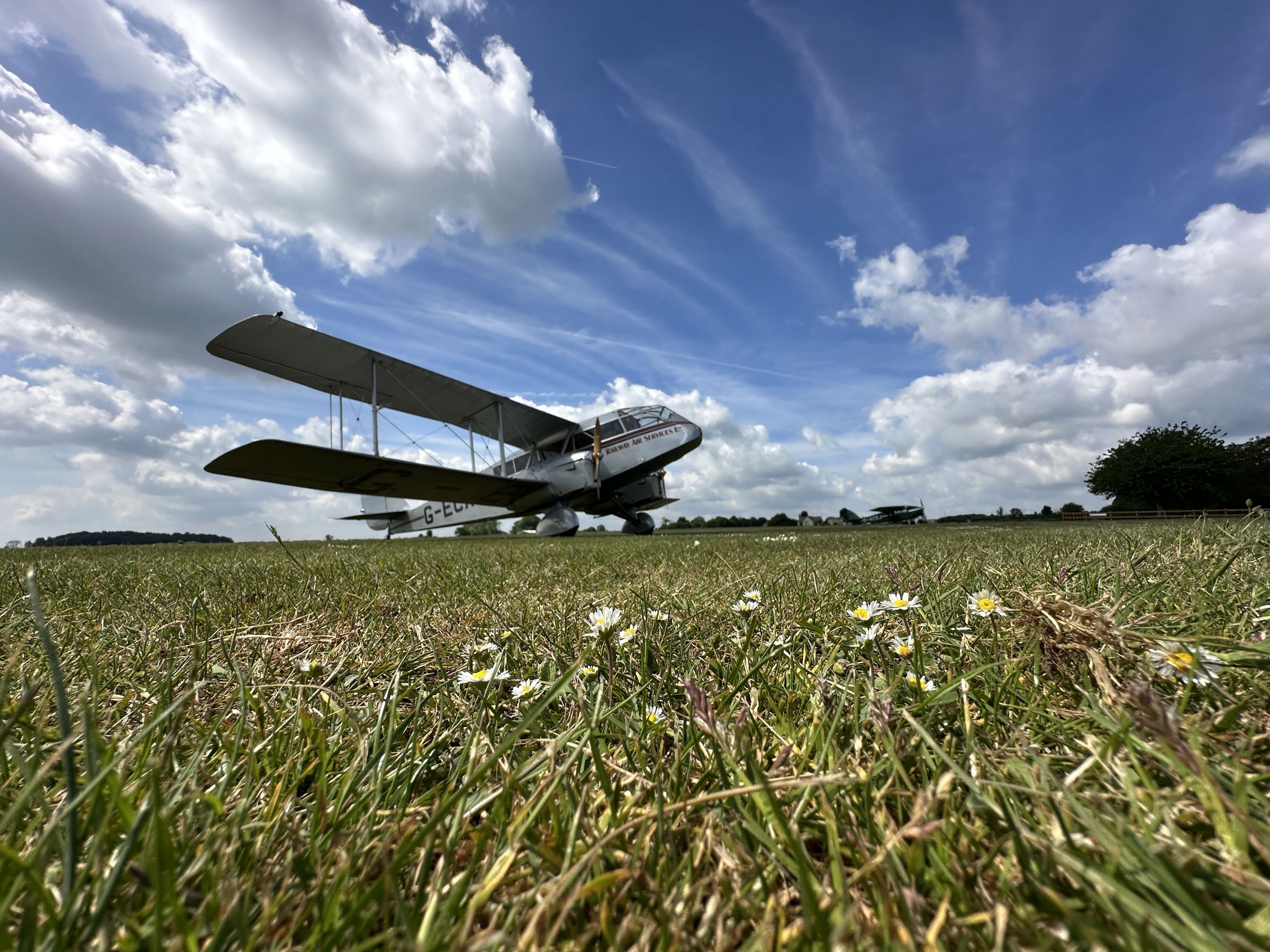 1943 De Havilland DH-84 Dragon - Exterior