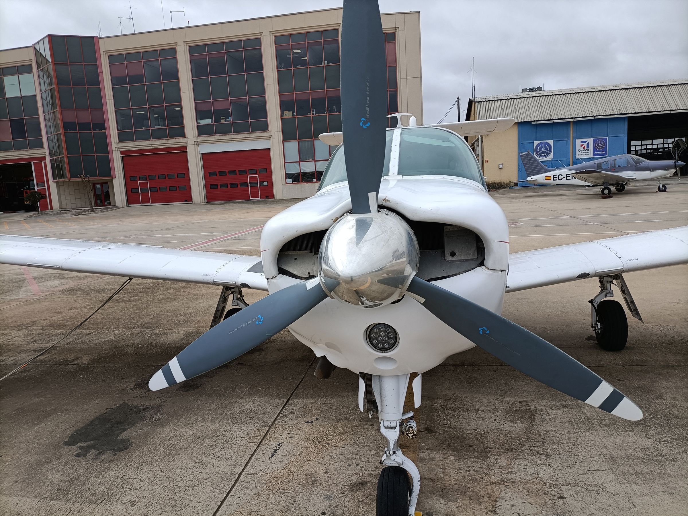 1979 Piper PA-28RT-201 Arrow IV - Exterior