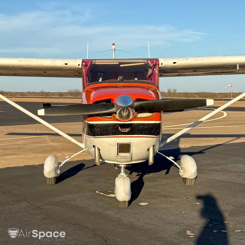 1967 Cessna 172 Skyhawk - Exterior