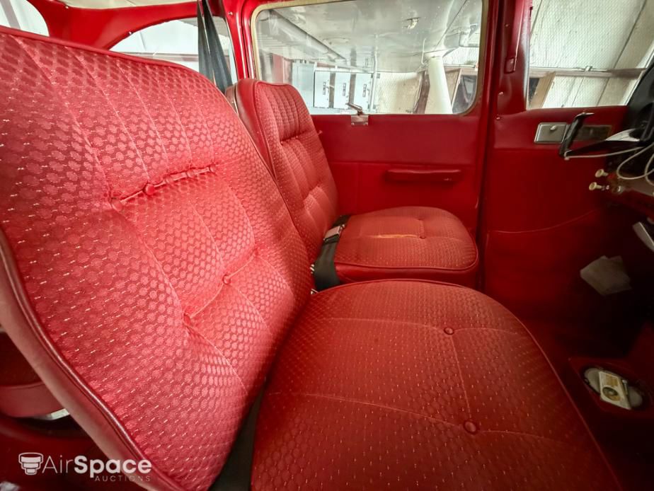 1967 Cessna 172 Skyhawk - Interior